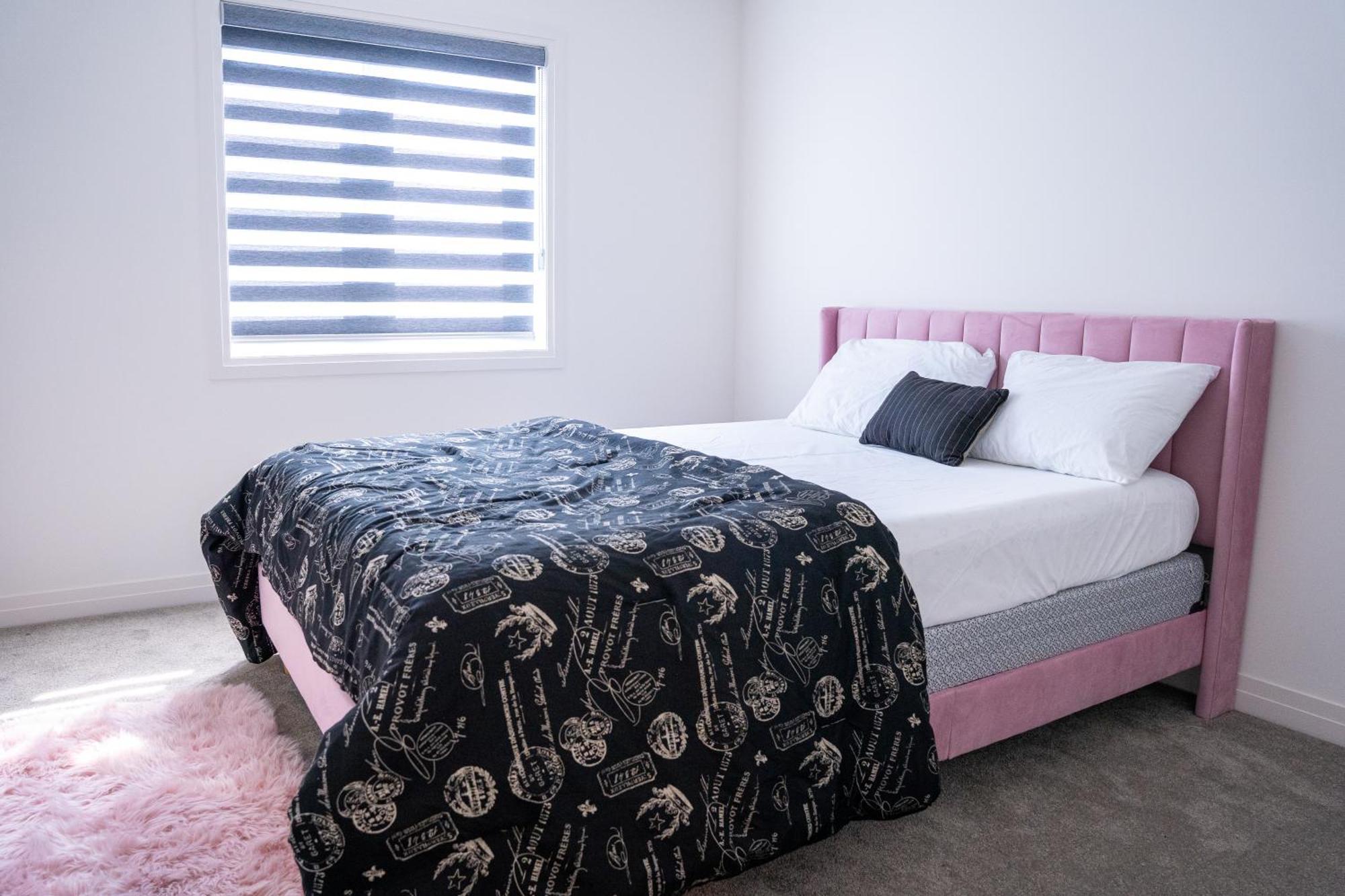 Modern 4Br House In Barrie! Villa Dış mekan fotoğraf